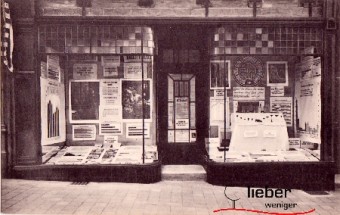 Informations- und Propagandamaterial des DVMGG Informations- und Propagandamaterial des DVMGG das eine ganze Schaufenterauslagen füllt
