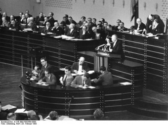 Rede Konrad Adenauers zu den Pariser Verträgen im Bundestag 1955