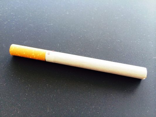 Bild einer modernen Zigarette mit Filter