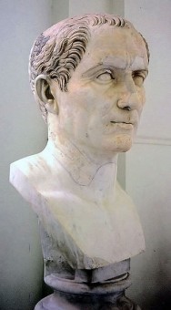 Eine Marmor Büste Caesars in einem Museum in Neapel