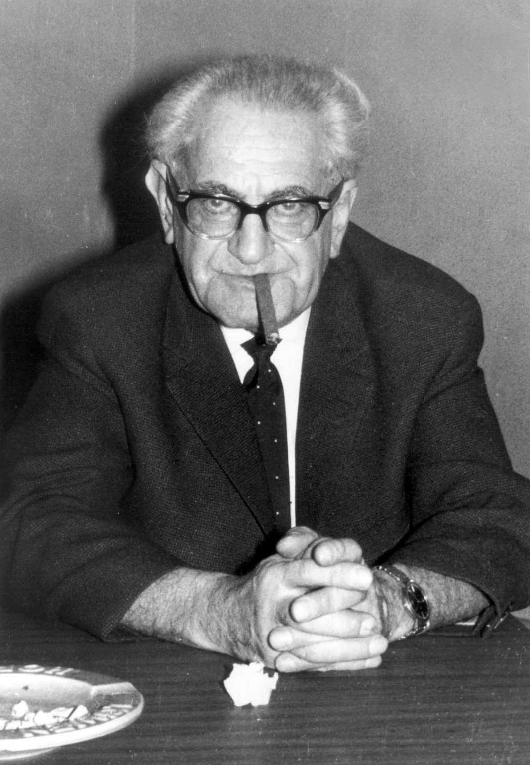 Fritz Bauer Biografie seines Lebens mit Auschwitzprozessen